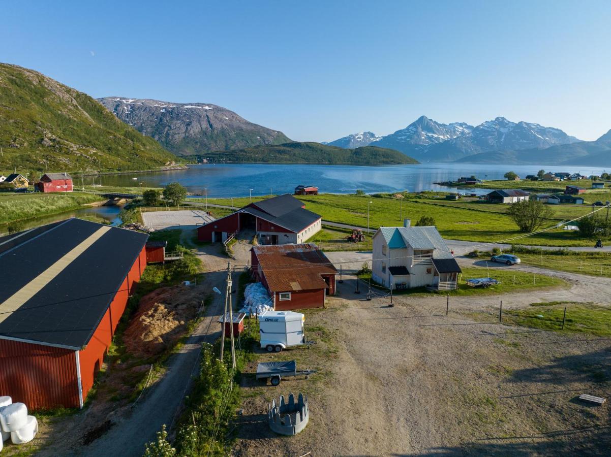 Storjord Farmstay Ranchhouse Kvaloya Екстериор снимка